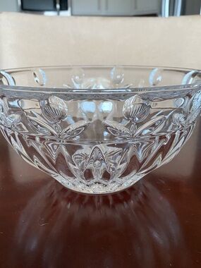 NIB - Tulip Garden 9" Crystal Bowl - Clear